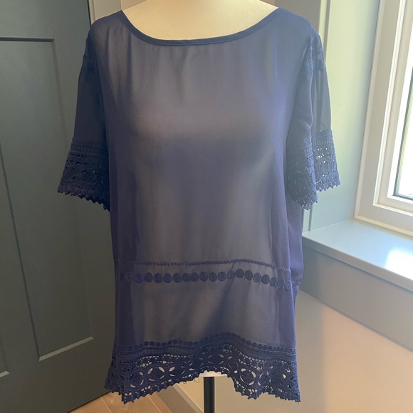 August Silk Blue blouse with embroidery size large - Picture 2 of 9